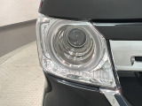 LEDヘッドライトは、点灯の瞬間から最大光量を発揮し、突然暗くなるトンネルなどでの安定感を高めます。