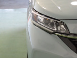 LEDヘッドライトは、点灯の瞬間から光量を発揮し、突然暗くなるトンネルなどでの安定感を高めます。