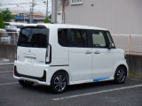 重量感を感じる重厚なデザインです。