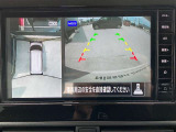 インテリジェント アラウンドビューモニター。上空から見下ろしている様な映像をモニターへ映し出し、スムーズな駐車をサポートします。さらに障害物検知センサー反応すると、警告表示、警告音により注意を促します