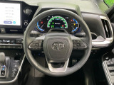 【純正革巻きステアリング】上質な革を使用することで、手にしっかり馴染みとても運転しやすいハンドルです♪