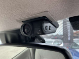 日産オリジナルドライブレコーダー(フロント+室内)搭載しております。車室内カメラで車内および車側面を撮影。走行中の幅寄せ対策や後方撮影にも対応しております。