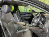 運転席シート廻りは使用感も少なく、良好な状態となっています。前オーナー様が丁寧に使っていたことがよくわかりますね。