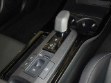 電動パーキングブレーキ・ブレーキホールドを装備してます。ホールド機能は信号待ちが多い一般道で疲労軽減になり、大好評です!