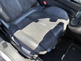 快適なショールームにて、お車選びのお手伝いから、ご購入後の整備待ちまで、ご対応致します。