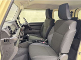 トヨタ中古車「まるごとクリーニング」施工済。外装はもちろん内装はシートを外して見えない所まで徹底洗浄しています。