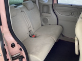 スライドドアだから、隣の車との距離が近い駐車場でも安心。チャイルドシートへの乗せ降ろしや、大きな荷物の積み込みもストレスなく行えます。