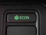 エンジン、エアコンなどを制御し低燃費な『ECONモード』に、また走りを楽しみたいとき、空調など快適性を重視したいときにはスイッチOFFで通常モードに切り替えができます!