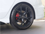 ●オシャレは足元からといいますが、車も同じく足元のエレガンスさで全体のイメージが変わります。