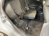 後席をはね上げれば、「もうひとつの荷室」が生まれます。