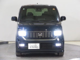 ハロゲンより明るく、より遠くまでさらなる安心感のあるLEDヘッドライトを採用。点灯忘れも防止できるオートライトコントロール機構付きです。