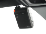 ◆ドライブレコーダー◆映像・音声などを記録する自動車用の装置です。 もしもの事故の際の記録はもちろん、旅行の際の思い出としてドライブの映像を楽しむことができます。