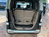 4名乗車でも荷物スペースは確保されています。
