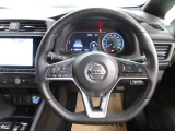 運転が楽しくなる明るく開放的な運転席まわりです。