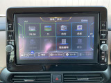 日産純正9インチメモリーナビ(MM321D-L)装備、NissanConnectサービス対応、オペレーター通話や音声対話検索、スマホアプリと連動などに対応した高機能ナビ。
