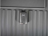 【スマートキー】鍵を持っているボタンを押すだけでエンジン始動。ドアの施錠もボタンを押すだけ。鍵は無くさない様にポケットに入れたまま。