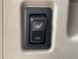 運転席側にシートヒーター付きで、寒い日も快適に運転ができますよ♪