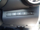 運転席の右側に各種スイッチがまとめられています。
