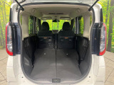 普段のお買い物や通勤、送迎等に十分な荷室スペースを確保しております。セカンドシートを倒すと、大きな荷物の積載も可能です♪