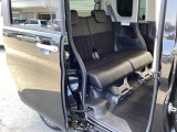 スライドドアなら狭い駐車場でもドアをぶつける心配がありません。ステップが低く乗り降りもしやすいです。