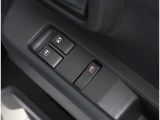 運転席から窓の開け閉めができます!!