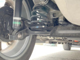 お車を安心してお乗りいただく為には、足回りの定期点検が欠かせません。サービスサポート(有償保証)では無料点検もご提供しており、安心のカーライフをお過ごしいただけるサポート体制が整っています。