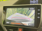 【バックカメラ】駐車時に後方がリアルタイム映像で確認できます。大型商業施設や立体駐車場での駐車時や、夜間のバック時に大活躍!運転スキルに関わらず、今や必須となった装備のひとつです!