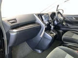 見通しのよいすっきりとした視界で、誰でも運転しやすいです。運転のしやすさは疲れにくさにも繋がりますよ♪