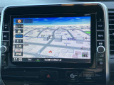 9インチワイド日産純正オリジナルナビゲーション搭載。インパネにマッチする専用デザインに、美しく見やすい大画面ディスプレイを採用。