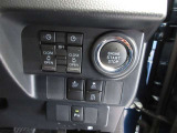 運転席から操作できる両側パワースライドドアのコントロールスイッチです(挟み込み防止機能付)