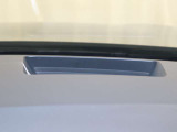 ヘッドアップディスプレイを装備しております。運転中視線を外すことなく速度を確認できます。