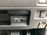 すっきりビルトインETCはもちろん2.0。特定のICで途中下車も可能。高速道路ではさまざまな道路情報を画面にカットイン