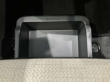 助手席下にも収納スペースあります☆コンパクトなのにたくさん収納があって助かります☆車検証を入れてる方も多い収納スペースです☆