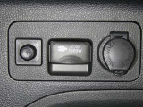 【電源コンセント】非常時やキャンプなどに役立つAC100V/1500Wコンセント付きです。
