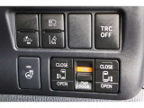 ■衝突回避支援機構■自動車に搭載したレーダーやカメラからの情報をコンピュータが解析し、運転者への警告やブレーキの補助操作などを行います。事故予防に!