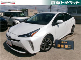 プラチナホワイトパールのプリウス入荷しました。 街中でプリウスをよく見掛けられると思います。選ばれる理由は、やっぱり燃費!!家計に優しいプリウスをぜひお店でご覧くださいませ♪