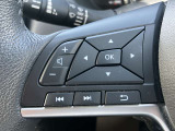 ハンドル左側 便利なナビの操作スイッチ。運転中でも、ハンドルから手を放さずに操作できるので、安全です!