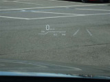 カラーヘッドアップディスプレイ付き。少ない視線移動で情報を確認できるので、運転の疲労軽減に繋がりますよ♪