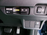 ETC付。高速道路の料金所はキャッシュレスで通過です。サービスエリア等にあるスマートインターの出入りも利用可能でとっても便利。ご納車後すぐにお使い頂けるようセットアップしてのお渡しとなります。