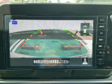 ナビ画面にアラウンドビュ-モニタ-(リアワイド)の映像を映し出しています。  狭い場所での車庫入れをサポ-トしてくれる便利アイテムです。