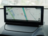 マツダコネクトの8.8インチワイドセンターディスプレイです。『Android Auto』『Apple CarPlay』や独自のコネクテッドサービスに対応したインターフェイスシステムです。