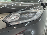 LEDヘッドライトは、点灯の瞬間から最大光量を発揮し、突然暗くなるトンネルなどでの安定感を高めます。
