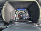 運転席の足元にも収納ポケットがあります。