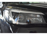 LEDヘッドライトで夜間の運転も安心です