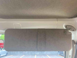 最も気になる室内は、特にこだわってクリーニングしております。マットやシートだけではなく、エアコンの吹き出し口やドアノブの隙間など、様々なブラシや道具を使い分けて、隅々までクリーニングしております。