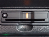 ■【ETC車載器】が装備されています。セットアップをしてお渡しとなり、ETCカードを差し込むだけで高速道路の利用が可能です。