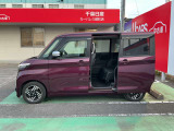 スライドドアで乗り降り楽々!