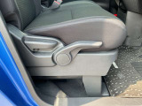 快適に運転できるドライブポジション!40mmも調整できる運転席シートリフターとシートスライドで、無理のない運転姿勢がとれます