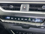 左右独立温度コントロールフルオートエアコンです。運転席、助手席それぞれで独立して温度設定ができます。冷え性の方が乗っても安心ですね♪