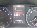 エマージェンシーブレーキは今や必需品!前方走行車との衝突の危険性が高まったとシステムが判断した場合に作動し、警告音を鳴らし、自動的に停車または減速して衝突回避や衝突被害を軽減します。